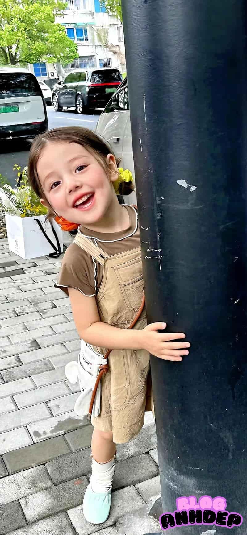 Tải ảnh hình nền bé gái dễ thương truyền cảm