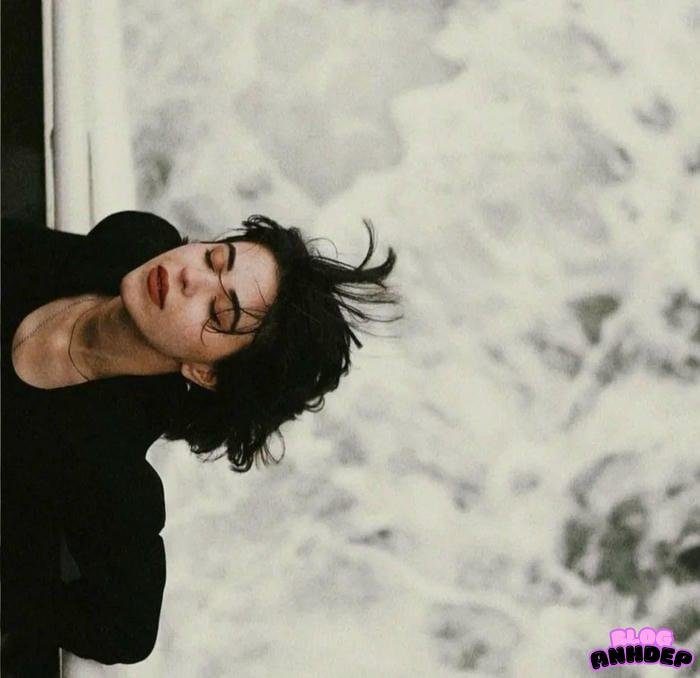 ảnh đại diện nữ cô đơn nghệ thuật