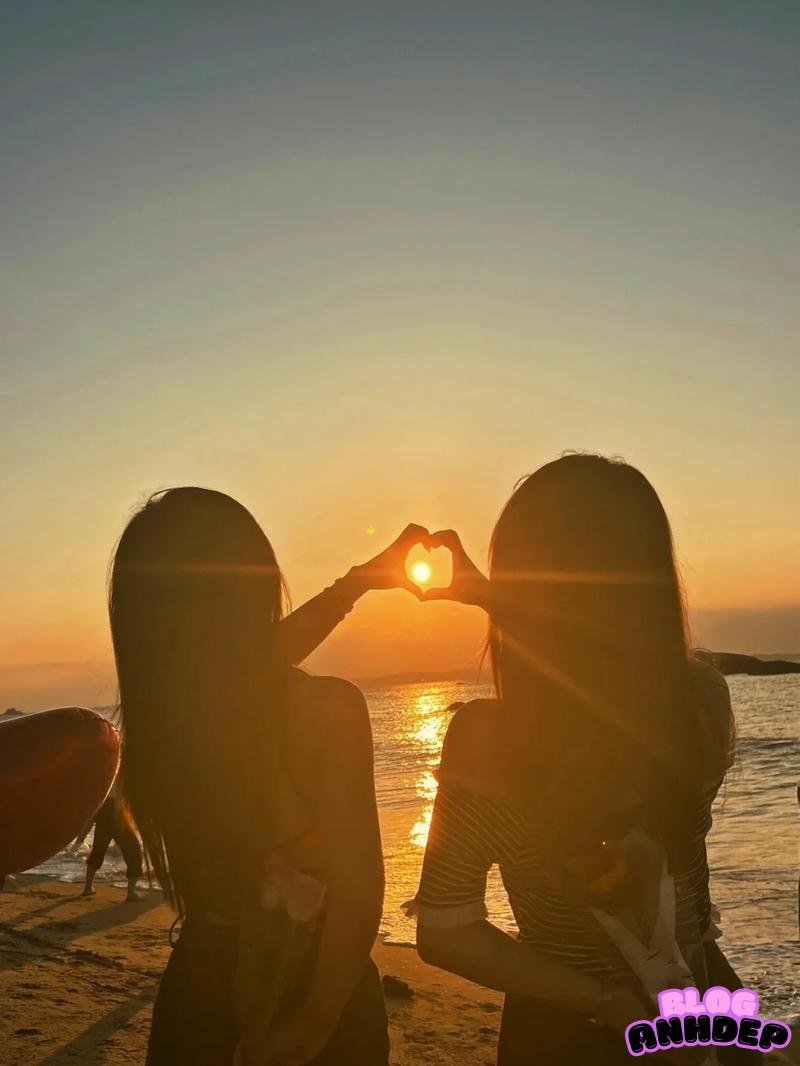 avatar bạn thân quay lưng