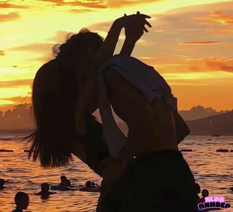 avatar cặp đôi dưới chiều tà