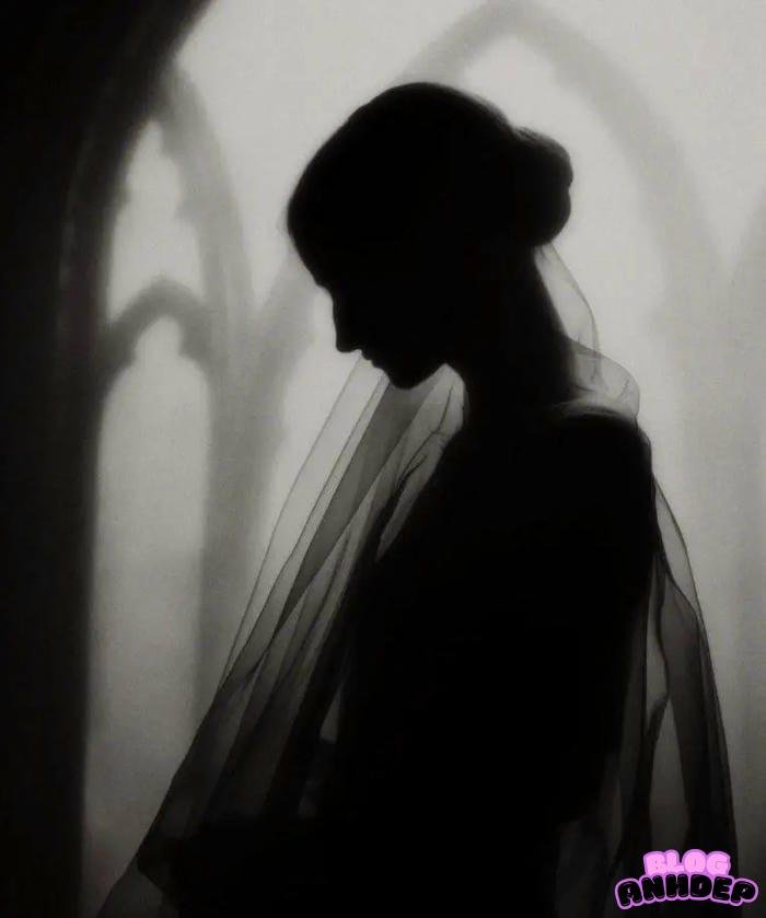 avatar cô đơn đen trắng