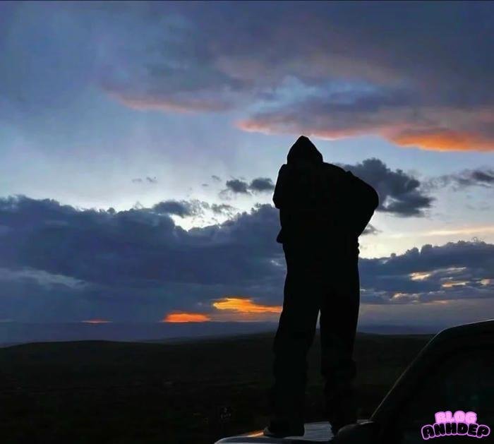 avatar cô đơn nam buồn