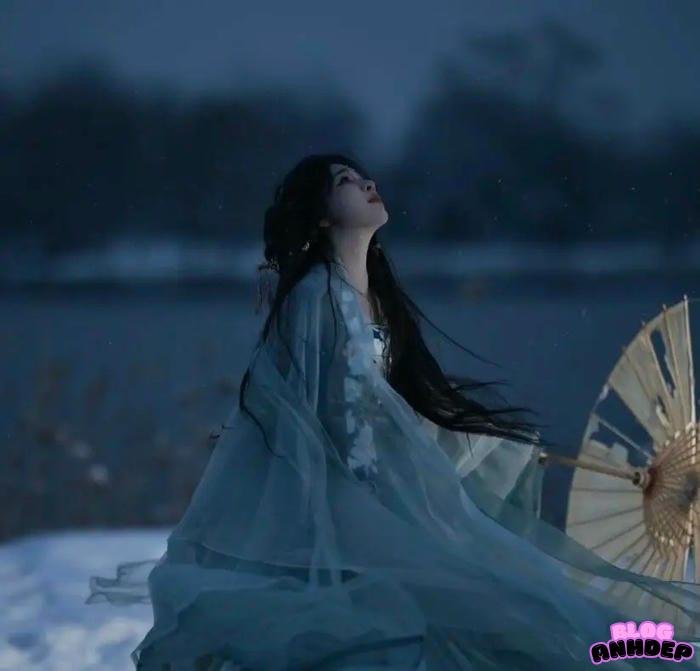 avatar cô đơn nữ giấu mặt