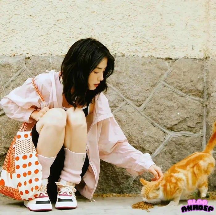 avatar cô đơn nữ lẻ bóng