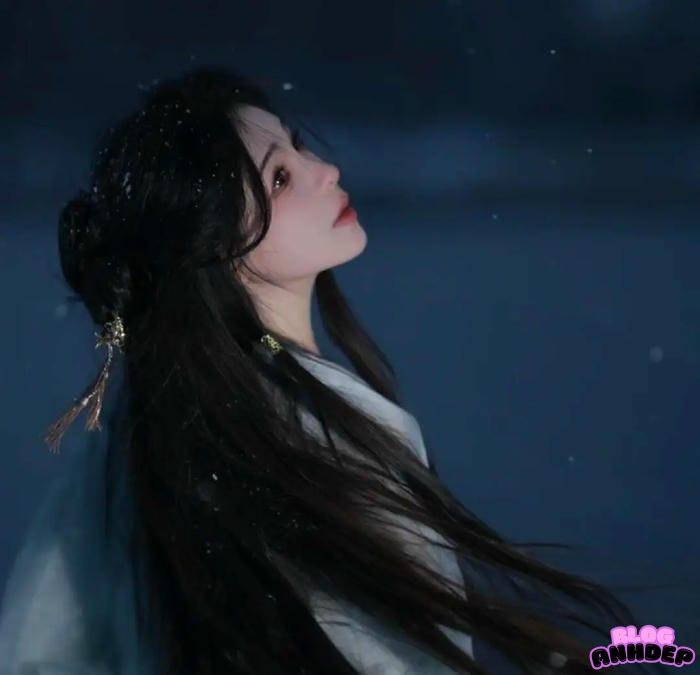 avatar cô đơn nữ một góc