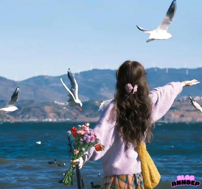 avatar cô gái quay lưng