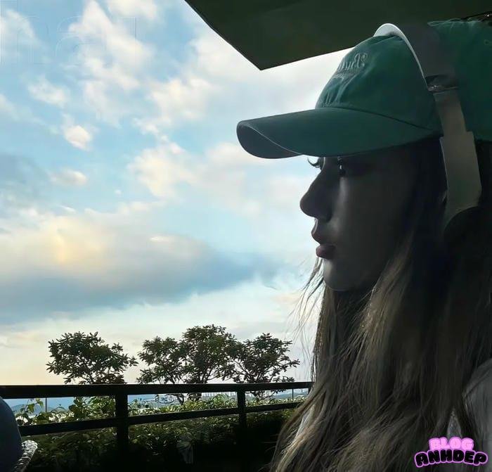 avatar facebook nữ ấn tượng