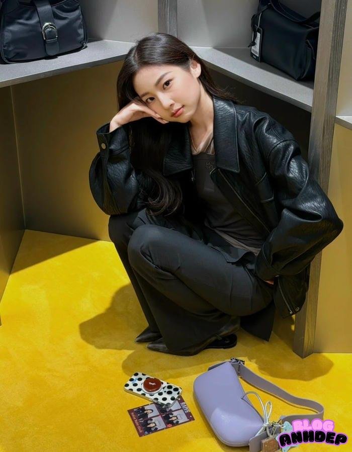 avatar girl tối giản thanh lịch